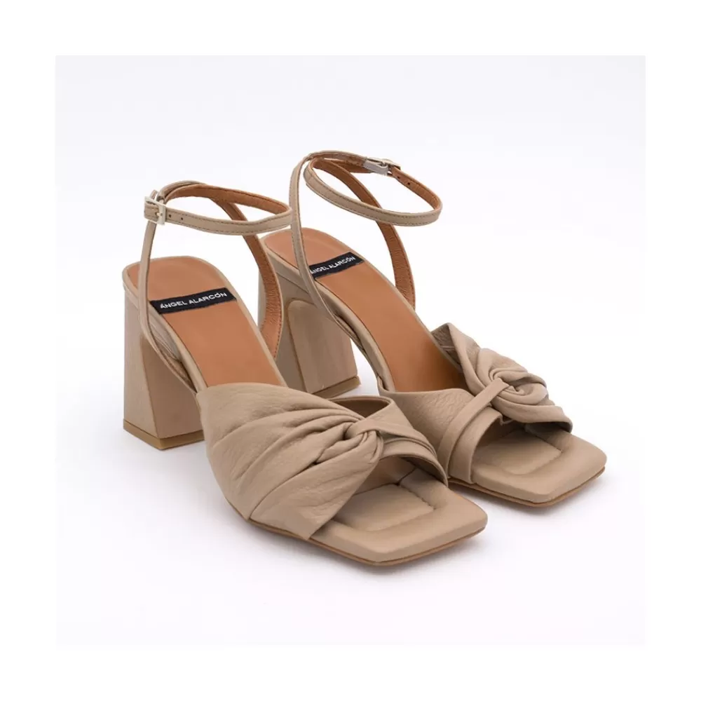 cecelia__sandalia_de_piel_con_tacon_alto_atada_al_tobillo_2-4.webp Mujer Ángel Alarcón Cecelia - Sandalia De Piel Con Tacon Alto Atada Al Tobillo