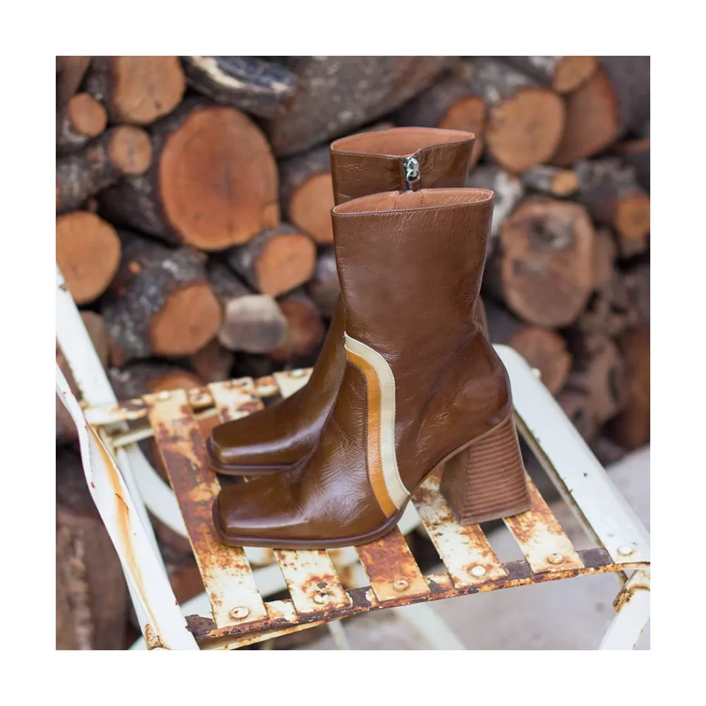 celine__botines_de_piel_con_adorno_de_color_2-3.webp Mujer Ángel Alarcón Celine - Botines De Piel Con Adorno De Color