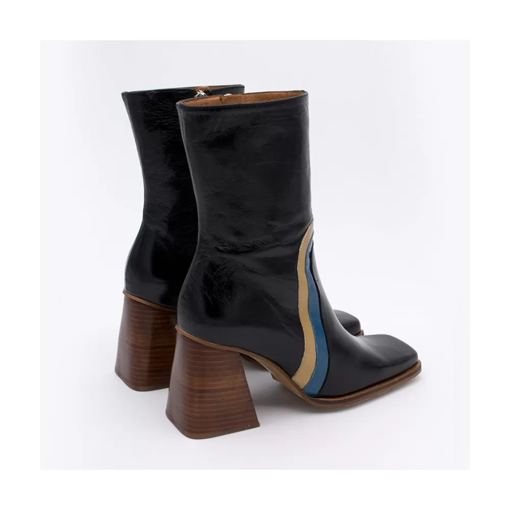 celine__botines_de_piel_con_adorno_de_color_2.webp Mujer Ángel Alarcón Celine - Botines De Piel Con Adorno De Color