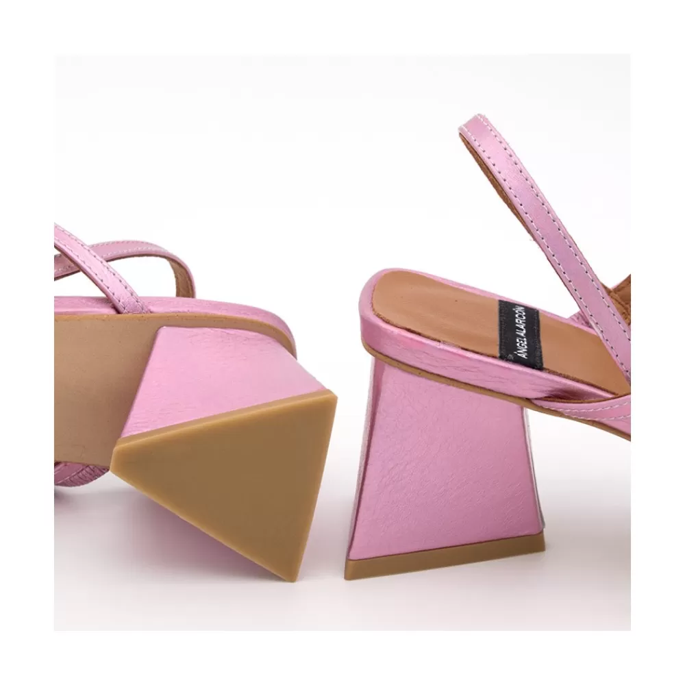 gillian__sandalia_tornasol_de_tiras_con_tacon_de_diseno_triangular_3.webp Mujer Ángel Alarcón Gillian - Sandalia Tornasol De Tiras Con Tacon De Diseno Triangular