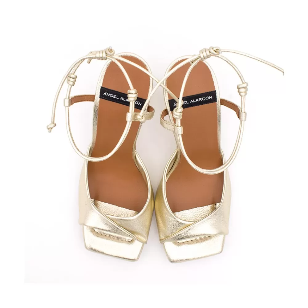 Mujer Ángel Alarcón Karyn - Sandalia De Piel Metalizada De Tacon Alto Con Pala Combinada Fruncida