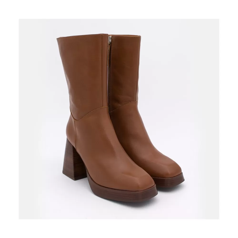 olama__botas_de_mujer_comodas_de_piel_con_tacon_chunky_y_plataforma_4.webp Mujer Ángel Alarcón Olama - Botas De Mujer Comodas De Piel Con Tacon Chunky Y Plataforma