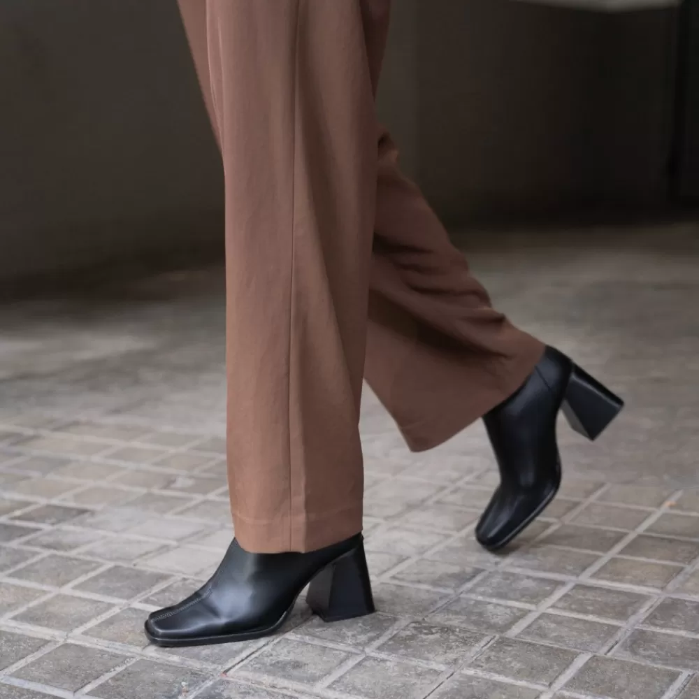 savegre__botines_elasticos_de_tipo_calcetin_con_tacon_geometrico_alto_7.webp Mujer Ángel Alarcón Savegre - Botines Elasticos De Tipo Calcetin Con Tacon Geometrico Alto