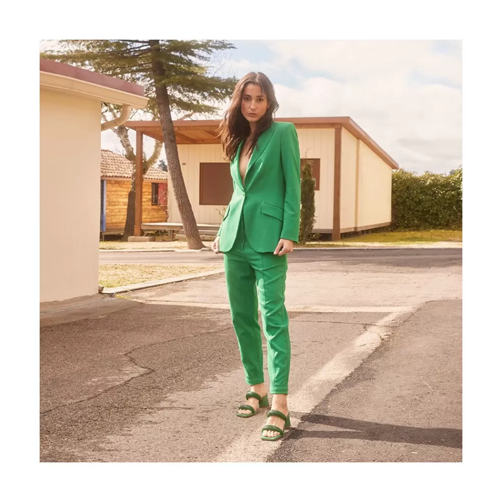 sophie__sandalia_de_tiras_acolchadas_con_cristales_y_tacon_triangular_2.webp Mujer Ángel Alarcón Sophie - Sandalia De Tiras Acolchadas Con Cristales Y Tacon Triangular