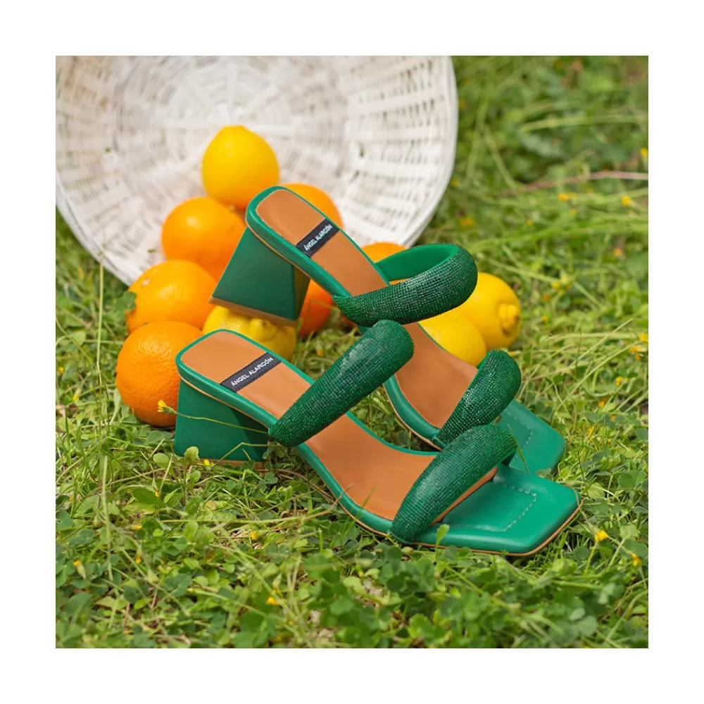 sophie__sandalia_de_tiras_acolchadas_con_cristales_y_tacon_triangular_3.webp Mujer Ángel Alarcón Sophie - Sandalia De Tiras Acolchadas Con Cristales Y Tacon Triangular