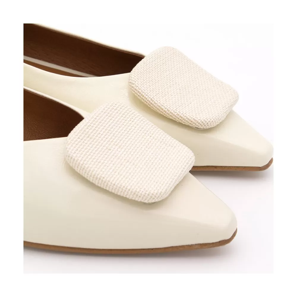 thelma__bailarina_de_punta_fina_con_chapa_forrada_de_adorno_2-1.webp Mujer Ángel Alarcón Thelma - Bailarina De Punta Fina Con Chapa Forrada De Adorno